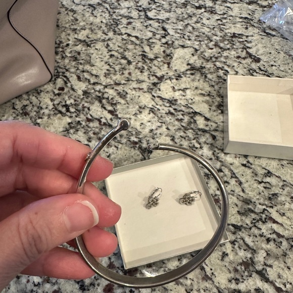 Vintage bangle bracelet and cross earring set - Picture 4 of 8